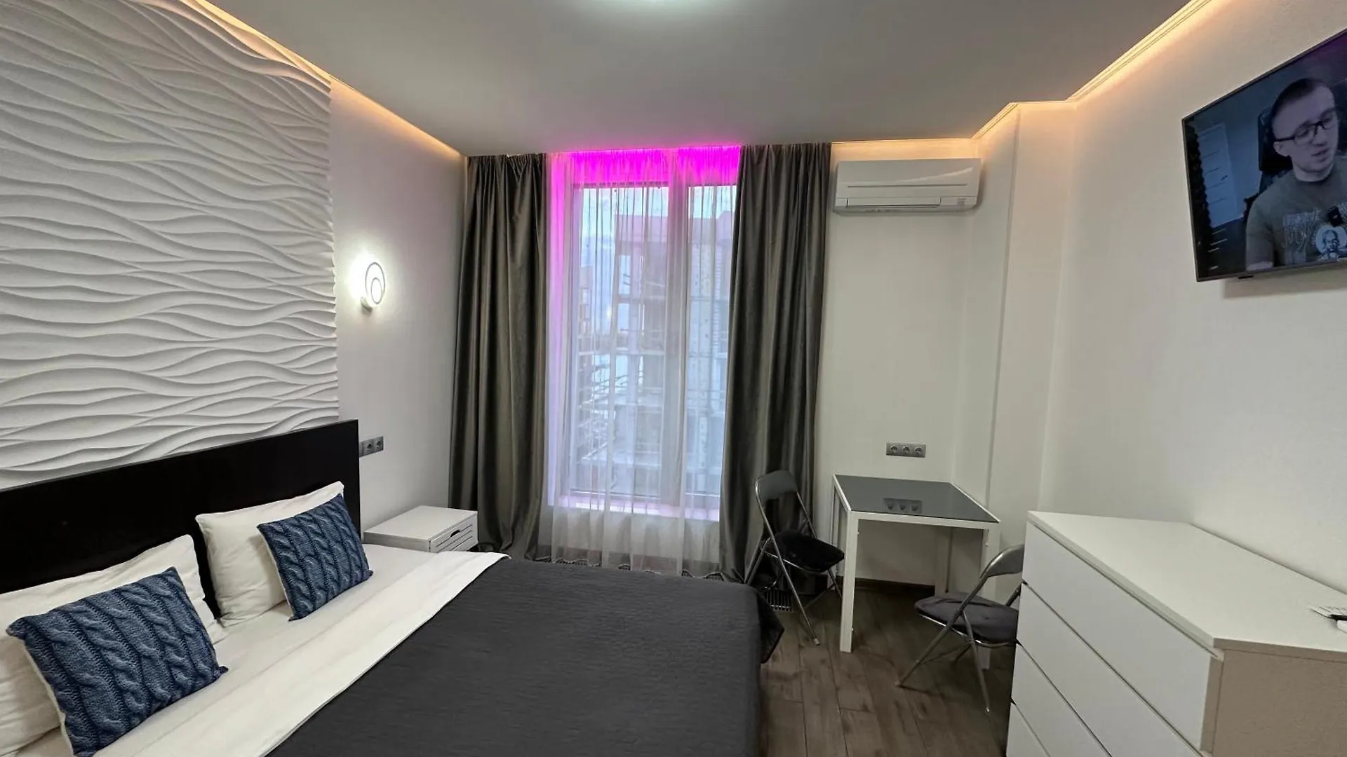 Rybalsky Studio Apartment Podil - Dnipro View Kyiv